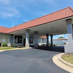 Surestay Plus Hotel By Best Western Springfield Exterior photo