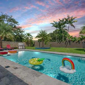 The Palms/ Big Pool/ Foosball/ Pool Table Miami Exterior photo