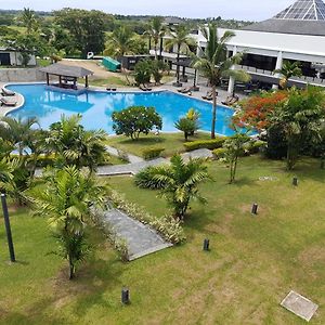 Nasau Resort & Villas Nadi Exterior photo