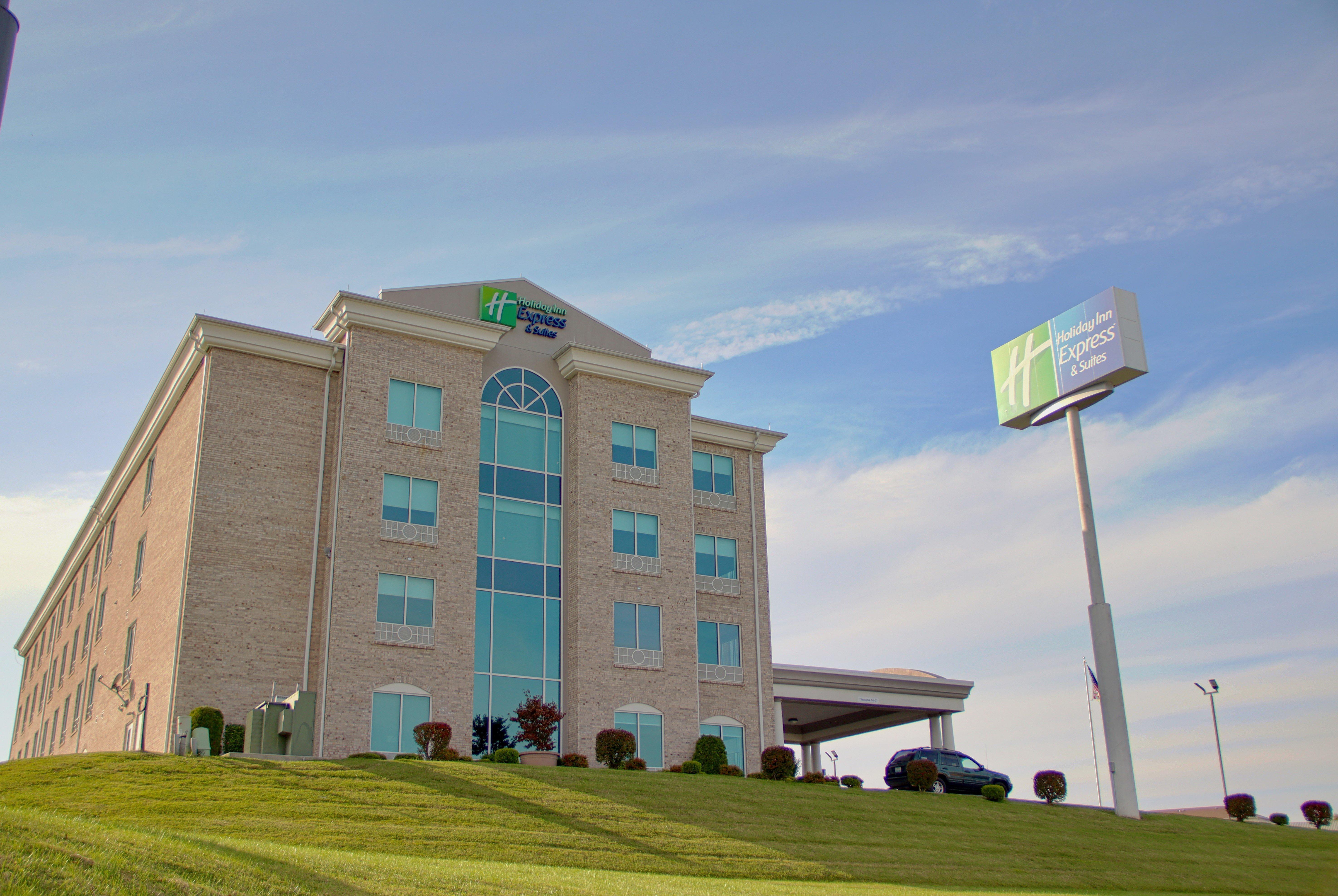 Holiday Inn Express Hotel & Suites Somerset Central, An Ihg Hotel Exterior photo