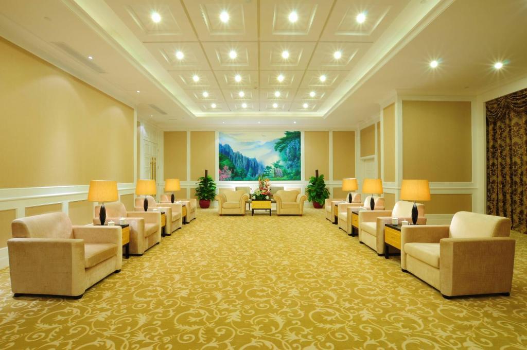 Xianyang Ocean Spring Grand Metropark Hotel Exterior photo