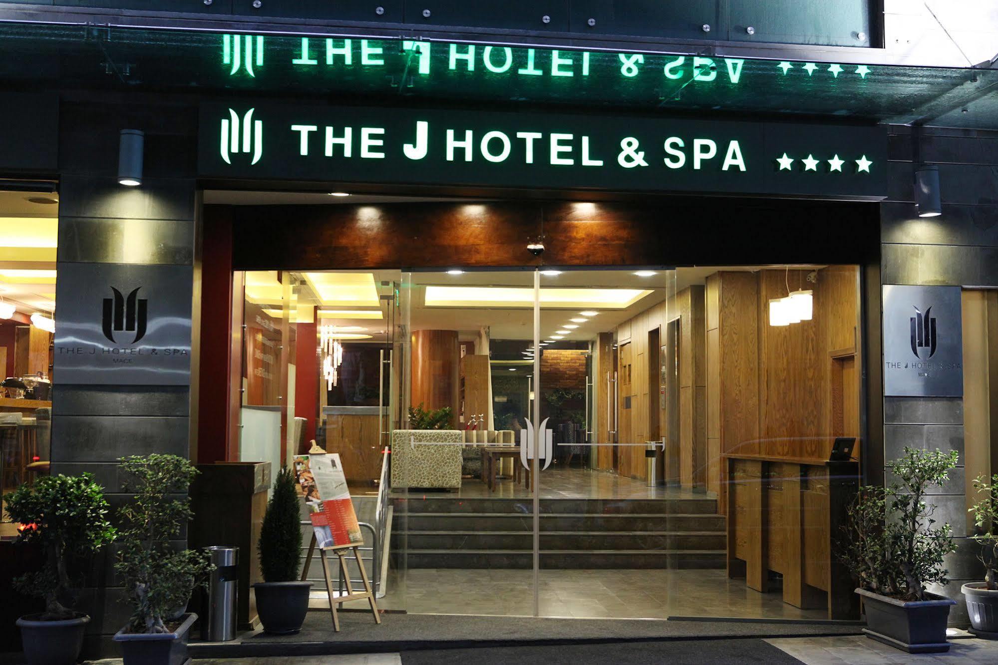 The J Hotel & Spa Beirut Exterior photo