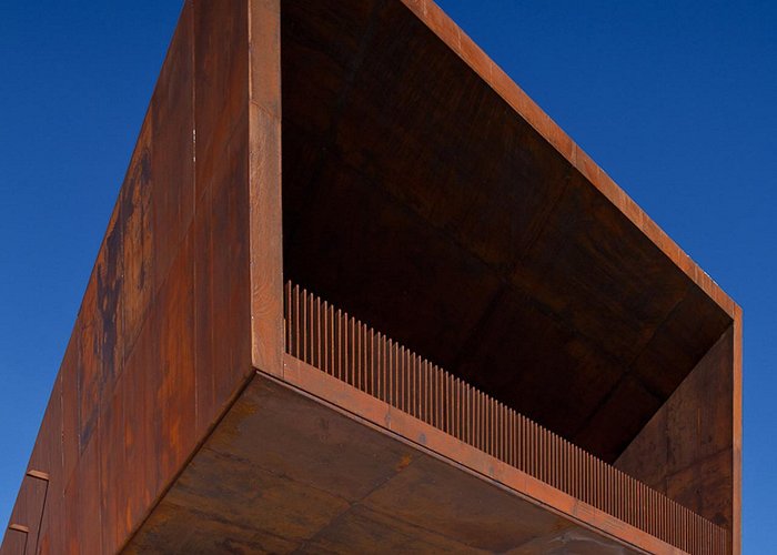 Guimarães Sports Pavilion Lamego Multi Purpose Pavillion / Barbosa & Guimarães | ArchDaily photo