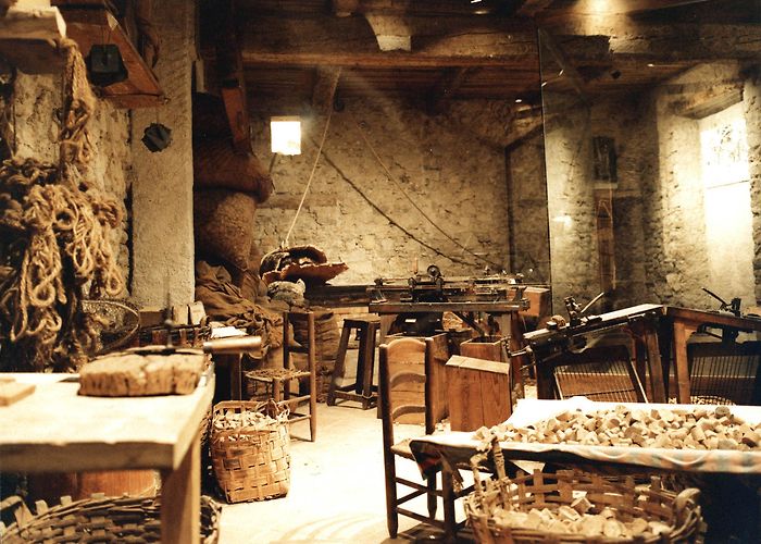 Musée des Arts et Traditions Populaires Musée des Arts et Traditions Populaires - Chercheurs de mémoire photo