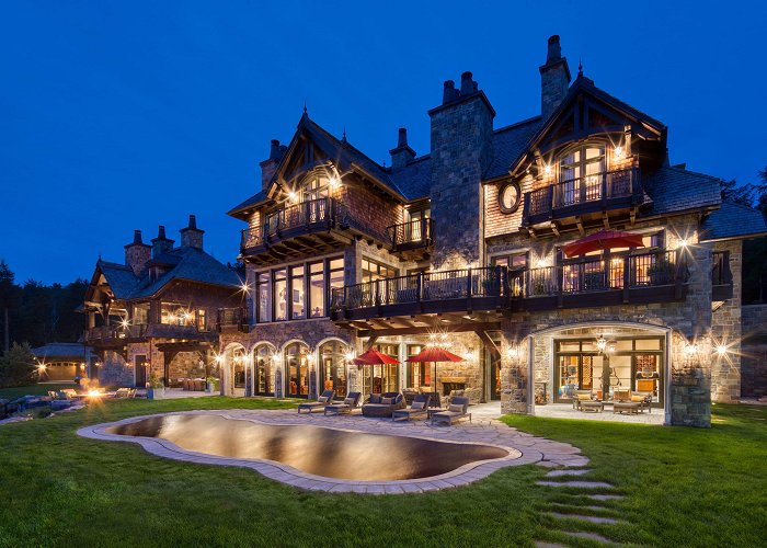 Place Fleur de Lys Mont-Tremblant, Canada Luxury Real Estate Property - Engel & Völkers photo