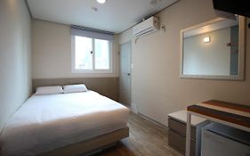 Dongdaemun Hwashin Hostel Seoul Exterior photo