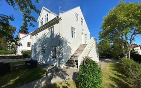 Akureyri Central House Exterior photo