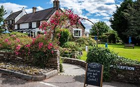 The Greyhound Inn And Hotel Usk Exterior photo