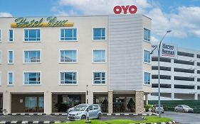 Super Oyo 985 Hotel Nur Miri Exterior photo