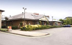 Premier Inn Bracknell Central Exterior photo