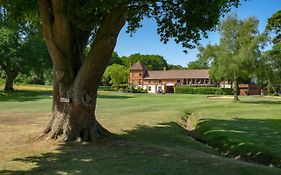 Cottesmore Hotel Golf & Country Club Crawley  Exterior photo