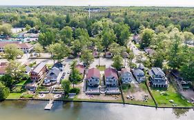 Beach1 Riverfront Resort Wasaga Beach Exterior photo