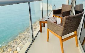 Luxurious 2 Bedroom Beachfront Apartment - Direct Seaview Ras al-Khaimah Exterior photo
