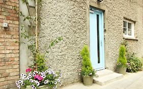 Harry Clarke Mews At The Castle Hotel Dublin Exterior photo