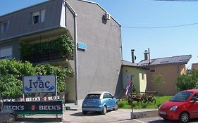 Guest House Ivac Inn Zagreb Airport Velika Gorica Exterior photo