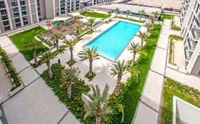 Luxury Family Retreat: Beach & Mall Access with Balcony Views Apartment Samaheej Exterior photo