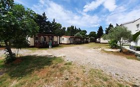 Kamp Rujno Hotel Starigrad Paklenica Exterior photo