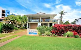 Nautilus Beachside Apartments Bargara Exterior photo