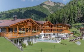 Hotel Rodella Selva di Val Gardena Exterior photo