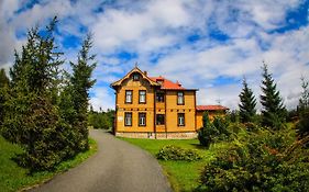 Ssvp 1. Maj Hostel Tatranska Lomnica Exterior photo