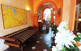 Casa Montalvo Bed & Breakfast Bed & Breakfast Cuenca Exterior photo