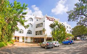 Maya'S Kings Kourt Hotel Mysore Exterior photo