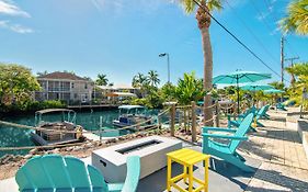 Latitude 26 Waterfront Resort And Marina Fort Myers Beach Exterior photo