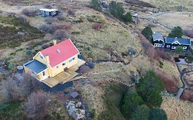 Red Robin - Vacation Homes Next To Svartifossur Waterfall Torshavn Exterior photo