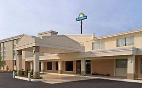 Days Inn Chicopee Exterior photo