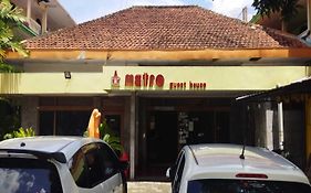 Metro Guest House Yogyakarta Exterior photo