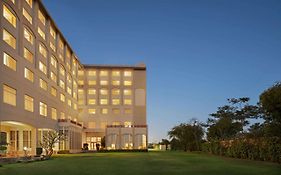 Ramada By Wyndham Jaipur Jaisinghpura Hotel Exterior photo