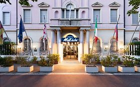 Mokinba Hotels Montebianco Milan Exterior photo