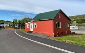 Hofdi Guesthouse Husavik Exterior photo