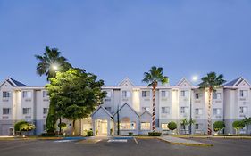 Microtel Inn & Suites By Wyndham Culiacan Exterior photo