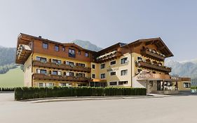 Hotel Tauernhof Kaprun Exterior photo