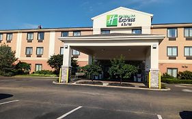 Holiday Inn Express & Suites Alliance, An Ihg Hotel Exterior photo