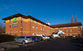 Holiday Inn Express Taunton East, An Ihg Hotel Exterior photo