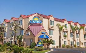 Days Inn By Wyndham Carlsbad Exterior photo