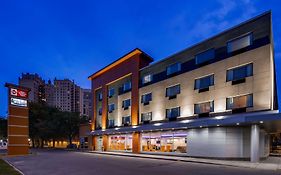 Best Western Plus Hyde Park Chicago Hotel Exterior photo