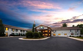 Days Inn By Wyndham Cadillac Exterior photo