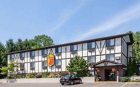 Super 8 By Wyndham Norwich Hotel Exterior photo