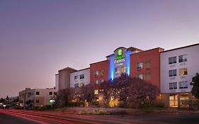 Holiday Inn Express Hotel & Suites Belmont, An Ihg Hotel Exterior photo