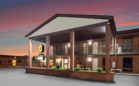 Super 8 By Wyndham Sandusky Exterior photo