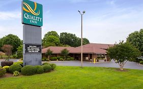 Quality Inn Mount Airy Mayberry Exterior photo