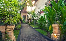 Seminyak Paradiso Hotel Exterior photo