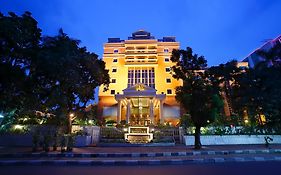 Ambhara Hotel Jakarta Exterior photo