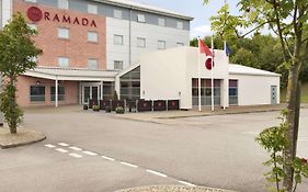 Ramada Wakefield Hotel Exterior photo