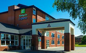 Holiday Inn Express Burton On Trent, An Ihg Hotel Exterior photo