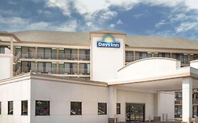 Days Inn By Wyndham Columbus-North Fort Moore Exterior photo