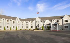 Microtel Inn By Wyndham - Albany Airport Latham Exterior photo